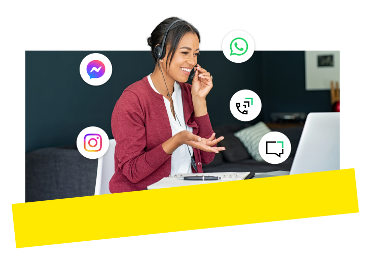 Pequeno empresário usando as ferramentas da plataforma GoTo Connect CX com facilidade.