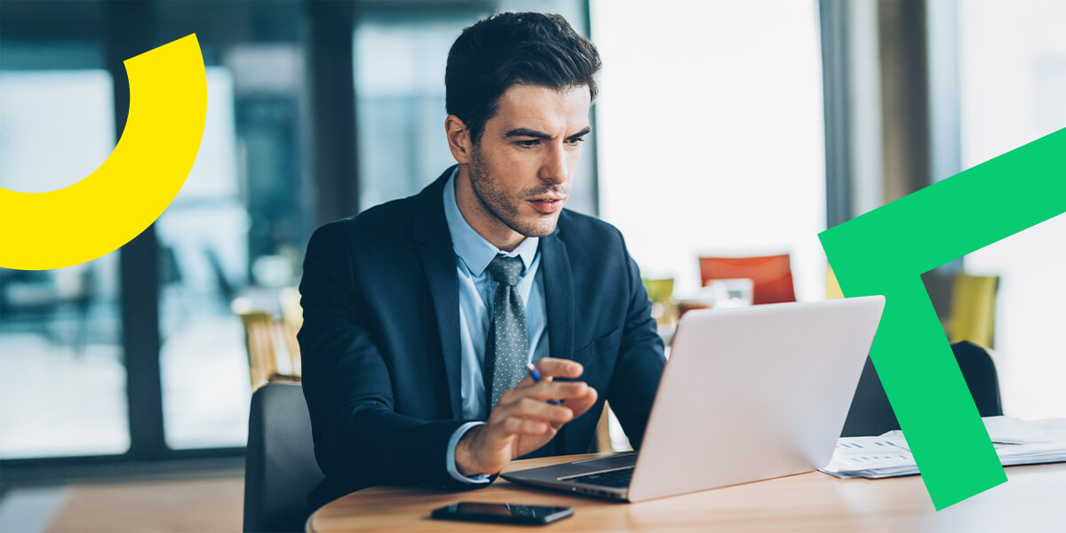 Public servant communicating with his team using AI-powered GoTo Connect platform.
